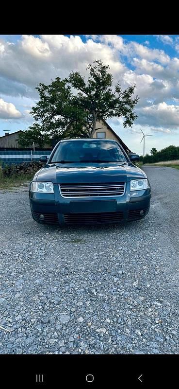 Grau Gebraucht 2003 VW Passat Limousine | 2.000 € (Fairer Preis) - Bild 1/4