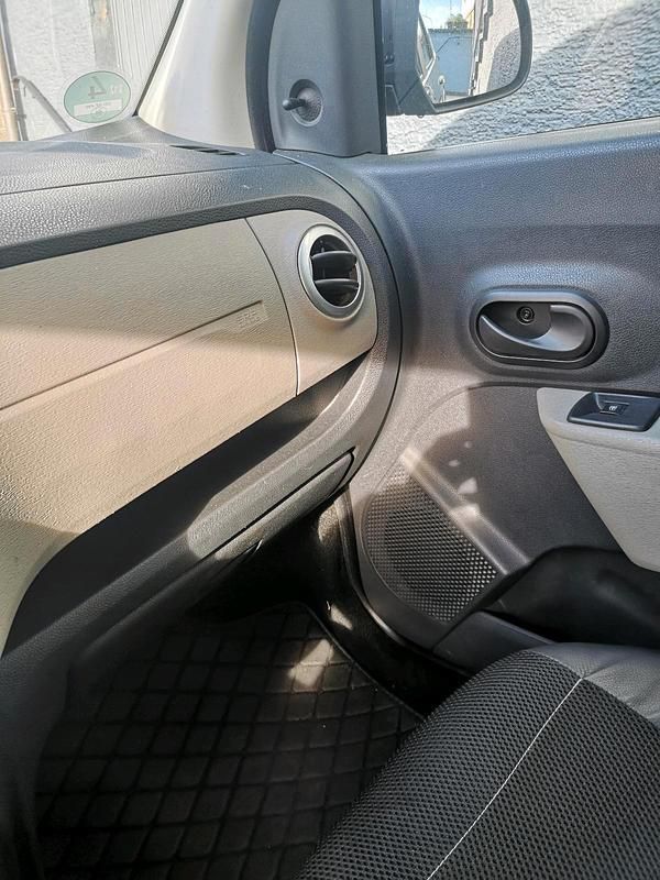 Gebraucht Dacia Lodgy 83 PS (61 kW) 2013 Beige Van / Kleinbus