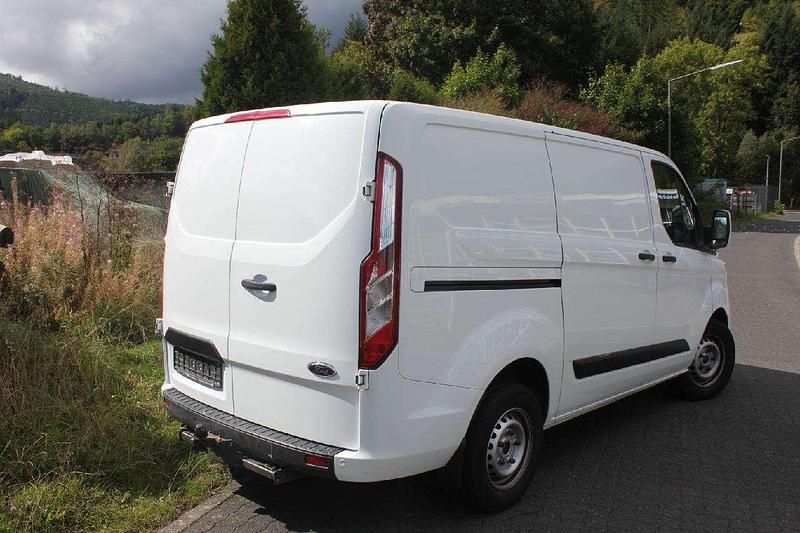 Gebraucht Ford Transit Custom Trend 131 PS (96 kW) 2020 Frostweiß Van / Kleinbus