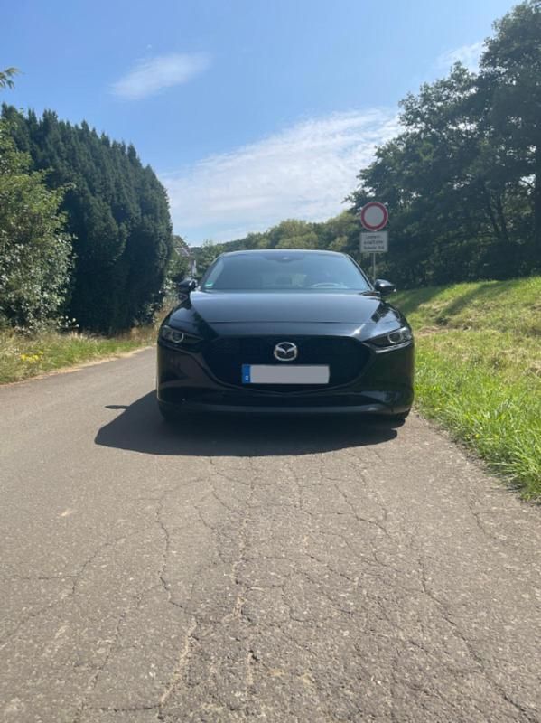 Schwarz Gebraucht 2021 Mazda 3 Limousine | 25.500 € (Teuer) - Bild 1/4