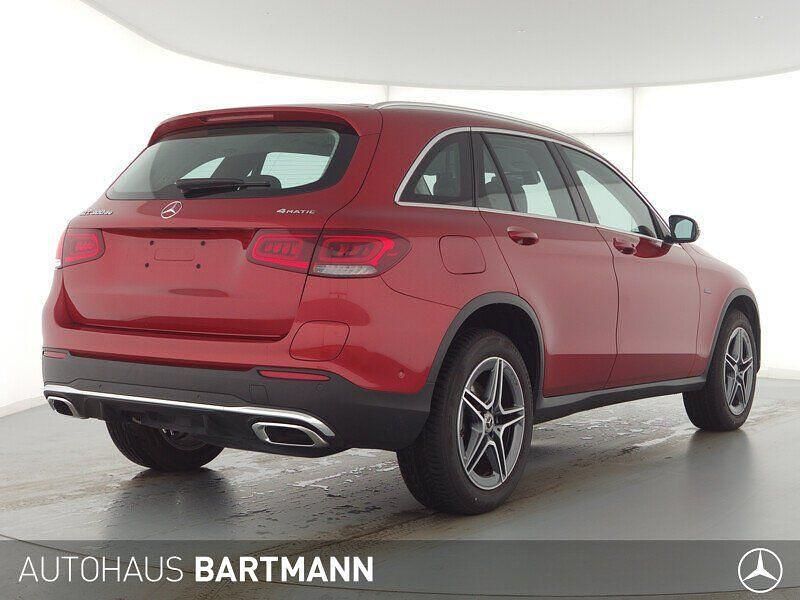 Gebraucht Mercedes GLC300e AMG 306 PS (225 kW) 2020 Designo hyazinthrot SUV