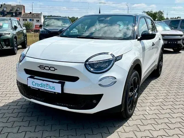 Neu Fiat 600 Street 101 PS (74 kW) 2026 Weiß SUV