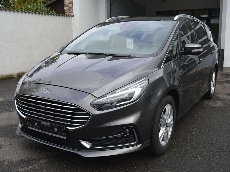 Gebraucht Ford S-MAX Titanium 190 PS (139 kW) 2022 Magnetic Van / Kleinbus