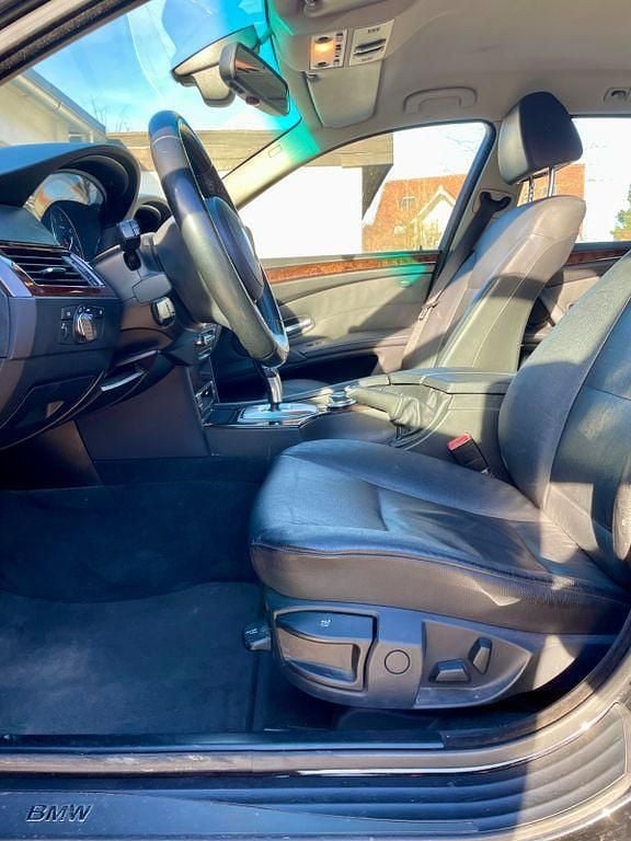 Gebraucht BMW 525 197 PS (144 kW) 2008 Schwarz Kombi