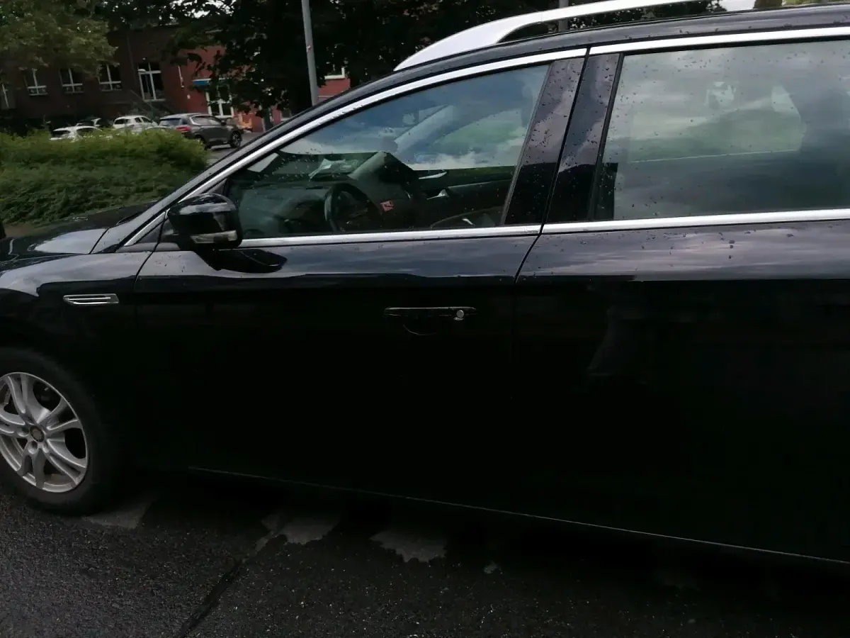 Gebraucht Ford Mondeo Titanium 140 PS (102 kW) 2011 Blau Kombi