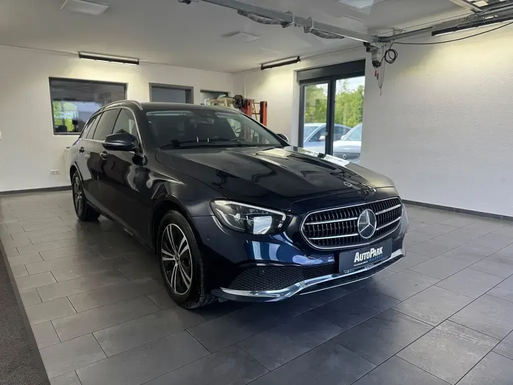 Usata Mercedes E220 Avantgarde 200 CV (147 kW) 2022 Nero Station wagon