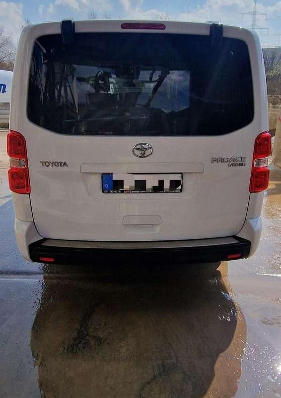 Gebraucht Toyota Proace Comfort 177 PS (130 kW) 2024 Weiß Van / Kleinbus