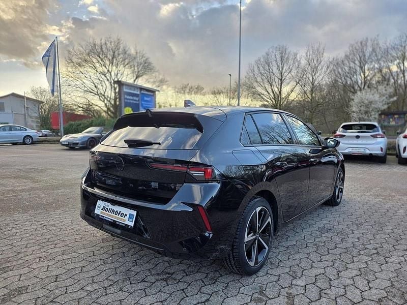 Gebraucht Opel Astra 131 PS (96 kW) 2024 Schwarz Limousine