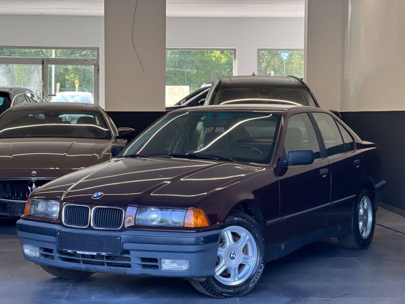 Violett Gebraucht 1993 BMW 318 Limousine | 4.490 € - Bild 1/4