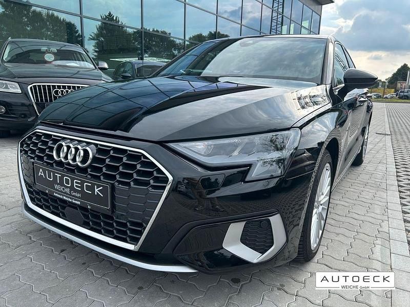 Schwarz Gebraucht 2021 Audi A3 Sportback Advanced Kleinwagen | 26.450 € (Fairer Preis) - Bild 1/4