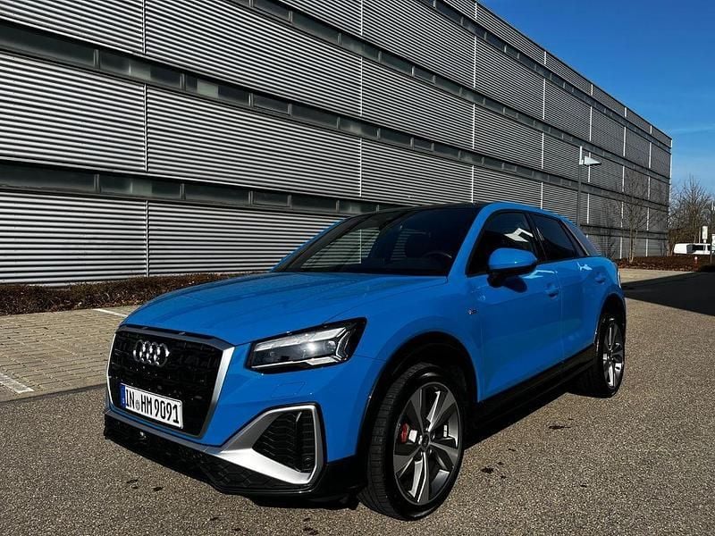 Gebraucht Audi Q2 Ambiente 150 PS (110 kW) 2022 Blau SUV