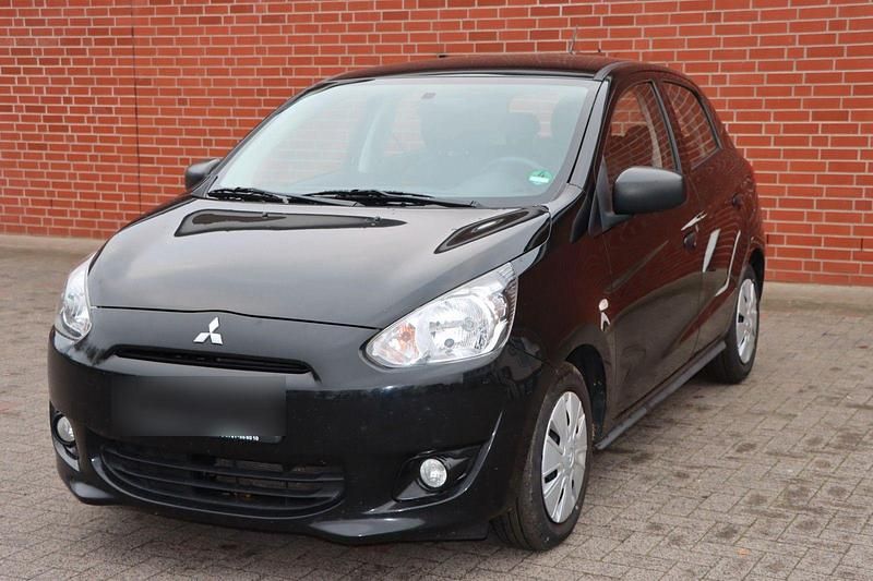 Schwarz Gebraucht 2016 Mitsubishi Space Star Diamant Edition Kleinwagen | 5.200 € (Fairer Preis) - Bild 1/4