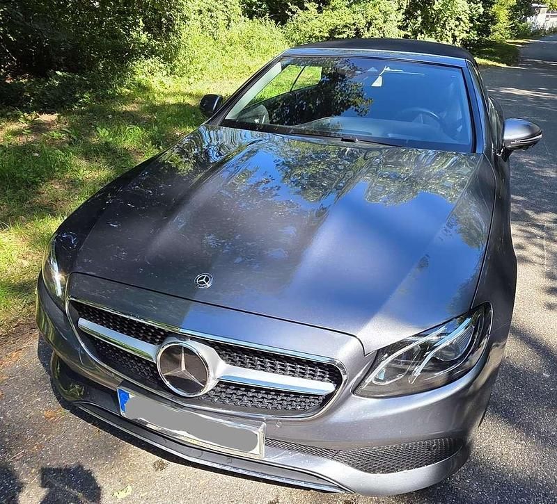 Grau Gebraucht 2019 Mercedes E350 Cabrio | 39.005 € (Fairer Preis) - Bild 1/4