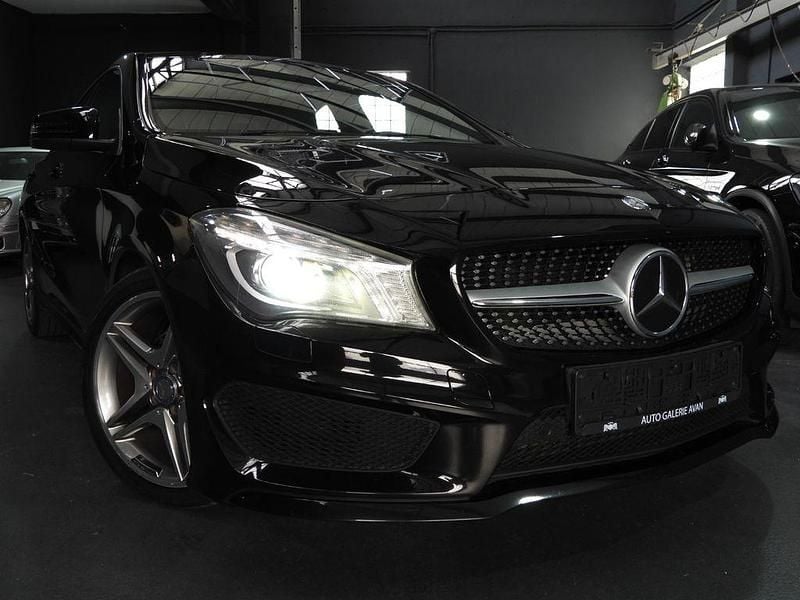Schwarz Gebraucht 2015 Mercedes CLA200 StreetStyle Limousine | 13.900 € (Etwas zu teuer) - Bild 1/4