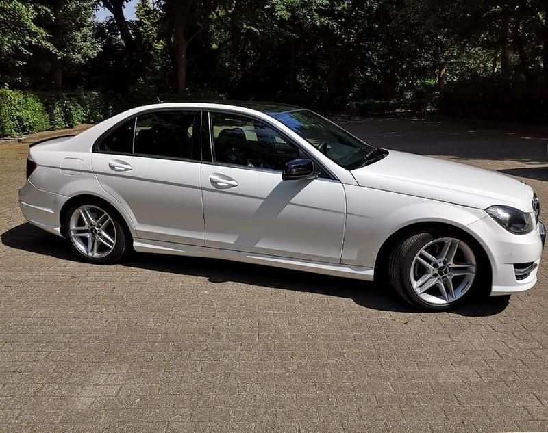 Gebraucht Mercedes C220 Avantgarde 170 PS (125 kW) 2013 Weiß Limousine