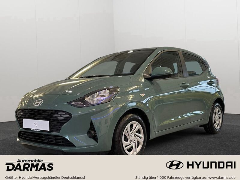 Grün Neu 2025 Hyundai i10 Select Kleinwagen | 14.790 € (Superpreis) - Bild 1/4