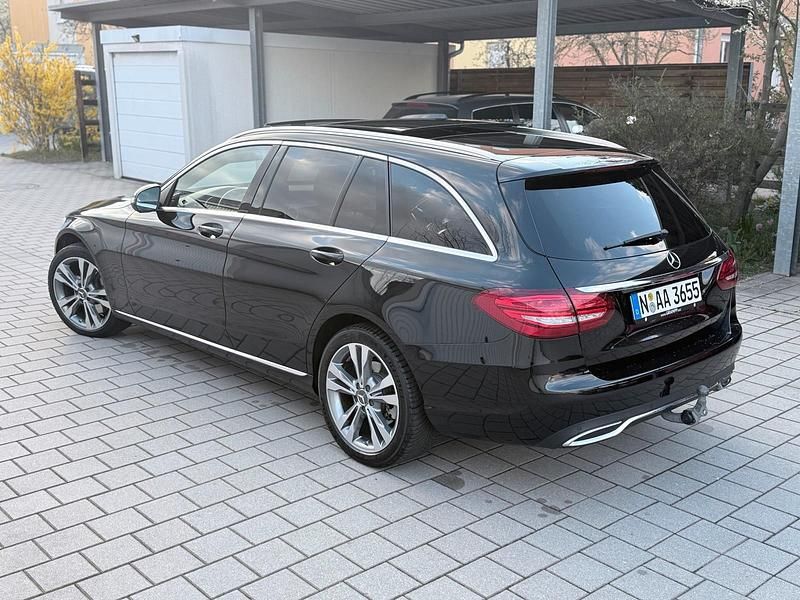 Gebraucht Mercedes C250 204 PS (150 kW) 2018 Schwarz Kombi
