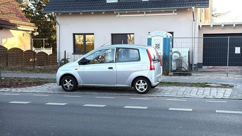 Gebraucht Daihatsu Cuore Plus 58 PS (42 kW) 2003 Grau Kleinwagen