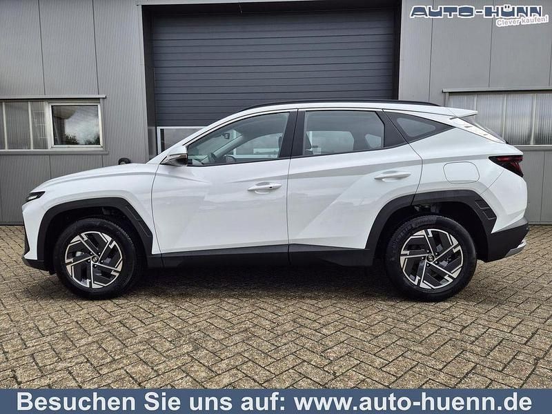 Atlas white Neu 2025 Hyundai Tucson SUV | 27.490 € (Superpreis) - Bild 1/4