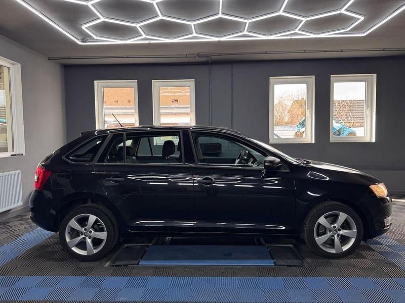 Second-hand Skoda Rapid 110 CP (80 kW) 2015 Negru Hatchback