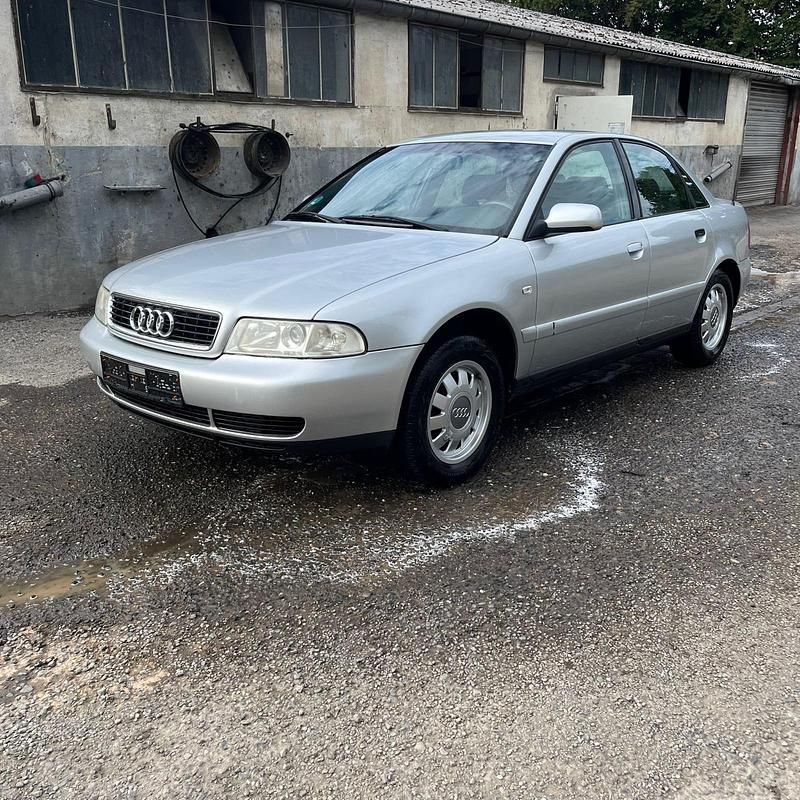 Silber Gebraucht 1999 Audi A4 Limousine | 1.700 € (Etwas zu teuer) - Bild 1/4
