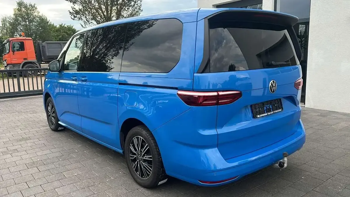 Gebraucht VW Multivan 150 PS (110 kW) 2023 Blau Van / Kleinbus