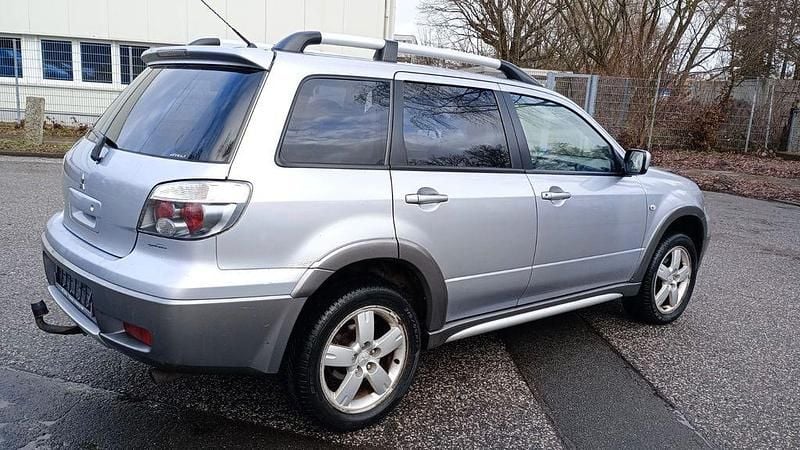Gebraucht Mitsubishi Outlander 136 PS (100 kW) 2006 Silber SUV