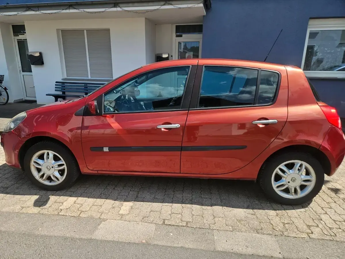 Gebraucht Renault Clio 75 PS (55 kW) 2006 Rot Kleinwagen