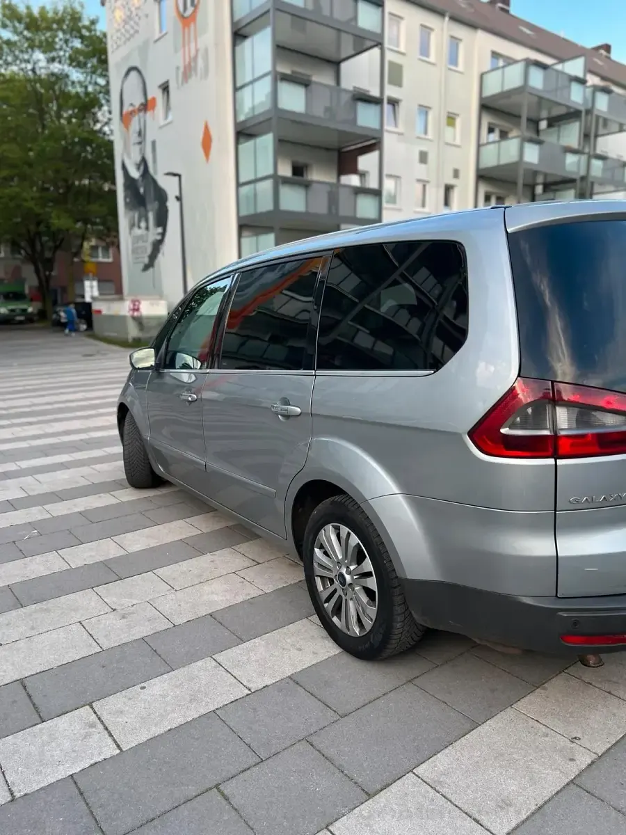 Gebraucht Ford Galaxy 140 PS (102 kW) 2009 Grau Van / Kleinbus