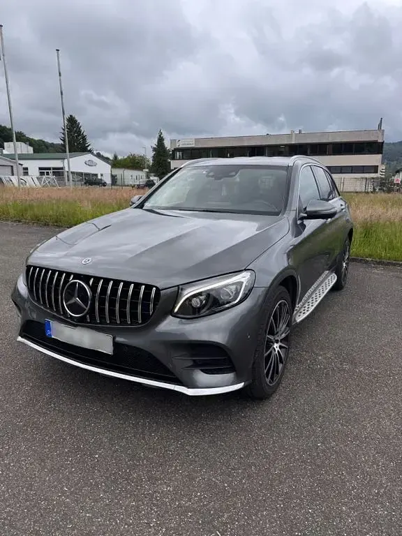 Gebraucht Mercedes GLC250 204 PS (150 kW) 2019 Grau SUV