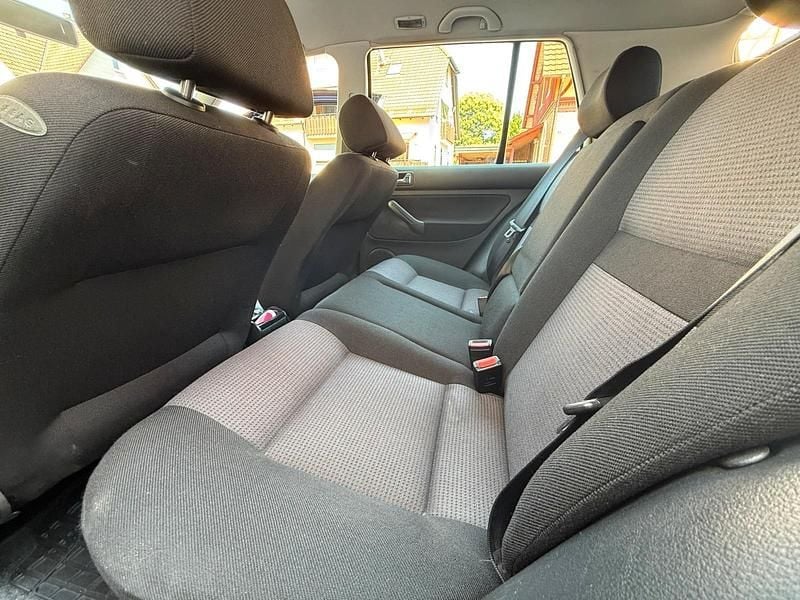 Gebraucht VW Golf IV 75 PS (55 kW) 2002 Blau Kleinwagen