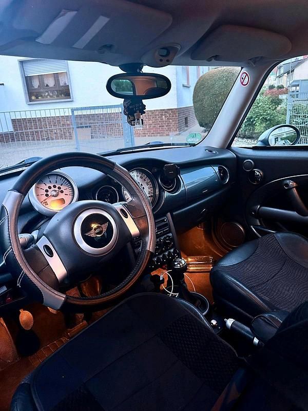 Usata Mini Cooper 100 CV (73 kW) 2003 Nero Utilitaria