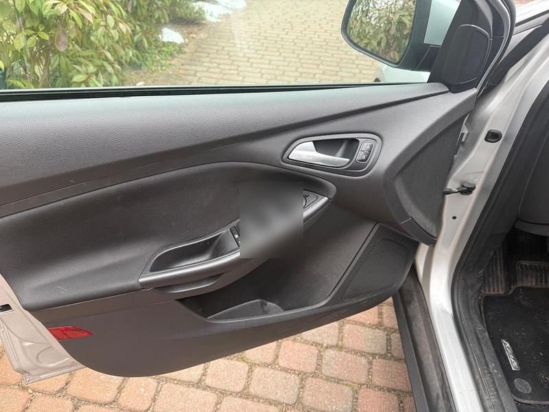 Gebraucht Ford Focus Business Edition 125 PS (91 kW) 2016 Silber Kombi