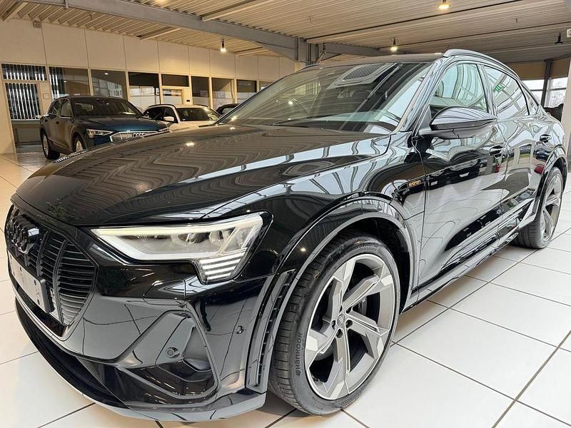 Schwarz Gebraucht 2022 Audi e-tron Sportback Sport SUV | 38.190 € (Fairer Preis) - Bild 1/4