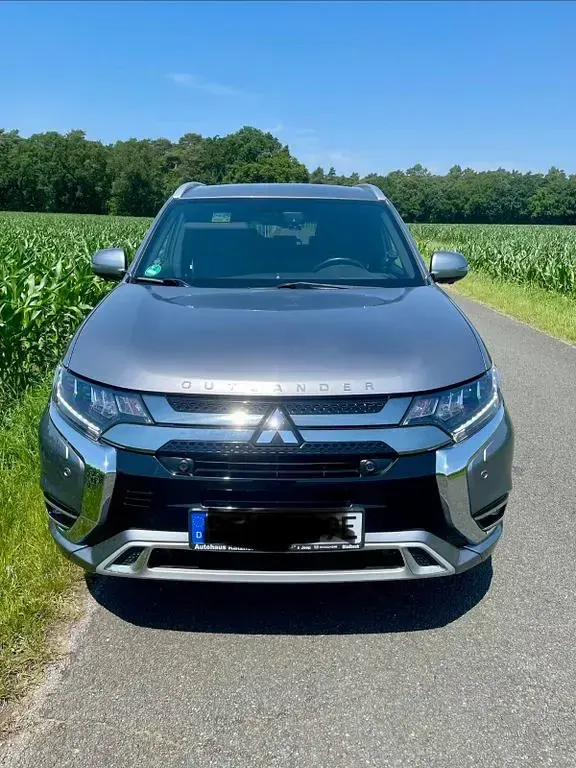 Gebraucht Mitsubishi Outlander P-HEV Plus 224 PS (164 kW) 2019 Grau SUV