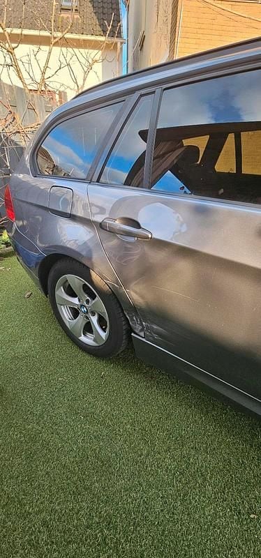 Gebraucht BMW 316 116 PS (85 kW) 2012 Grau Kombi