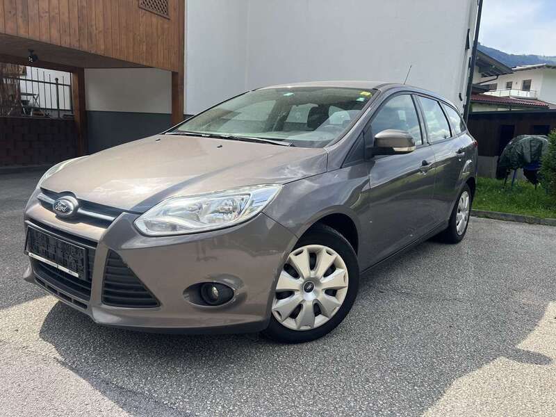 Braun Gebraucht 2012 Ford Focus Champions Edition Kombi | 2.250 € (Guter Preis) - Bild 1/4