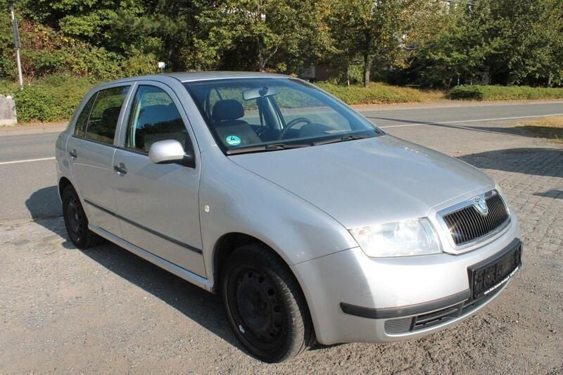 Silber Gebraucht 2004 Skoda Fabia Kleinwagen | 1.999 € (Fairer Preis) - Bild 1/4