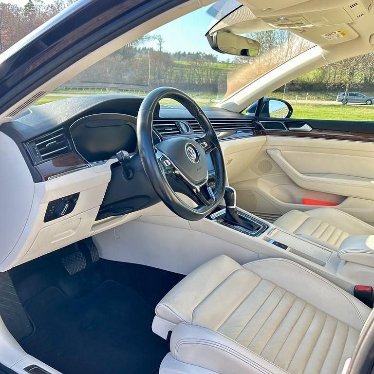 Gebraucht VW Passat Highline 239 PS (175 kW) 2016 Blau Kombi