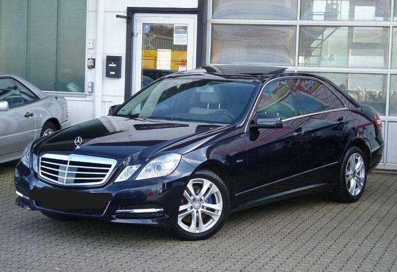 Gebraucht Mercedes E350 231 PS (169 kW) 2010 Blau Limousine
