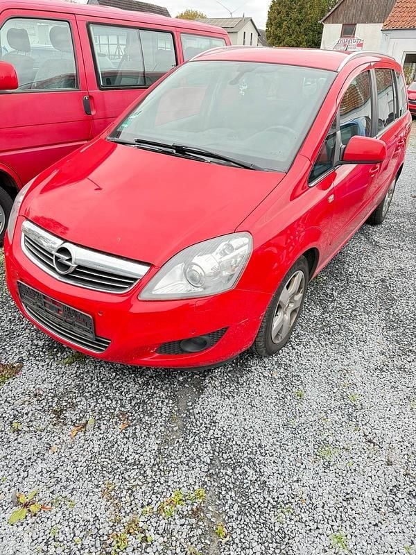 Gebraucht Opel Zafira 125 PS (91 kW) 2012 Rot Van / Kleinbus