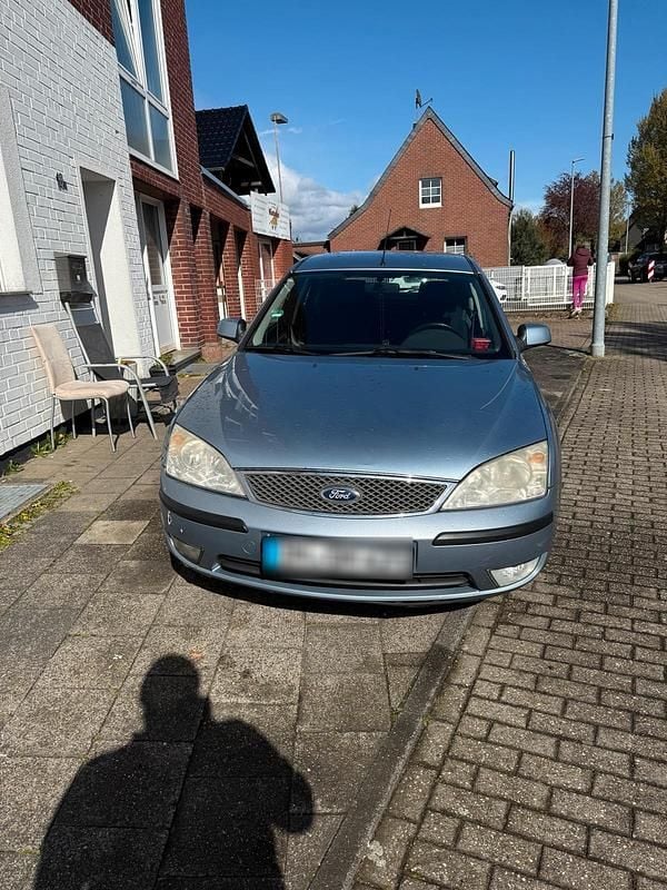 Gebraucht Ford Mondeo 125 PS (91 kW) 2004 Blau Limousine