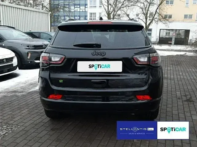 Gebraucht Jeep Compass Altitude 131 PS (96 kW) 2024 Schwarz SUV