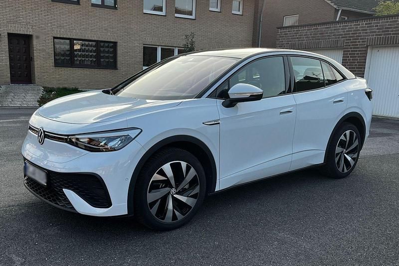 Weiß Gebraucht 2023 VW ID.5 Pro SUV | 36.900 € (Fairer Preis) - Bild 1/4