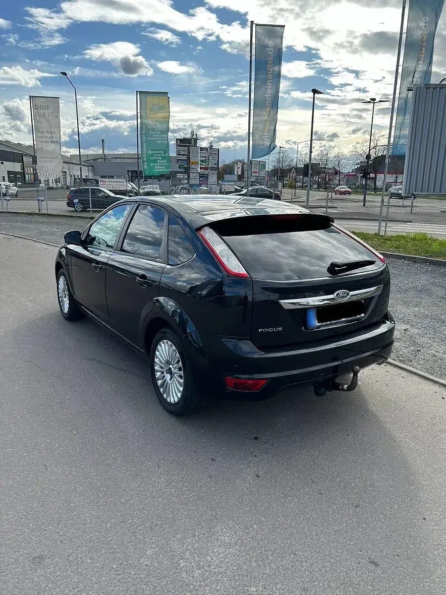 Gebraucht Ford Focus Ghia 116 PS (85 kW) 2008 Schwarz Limousine