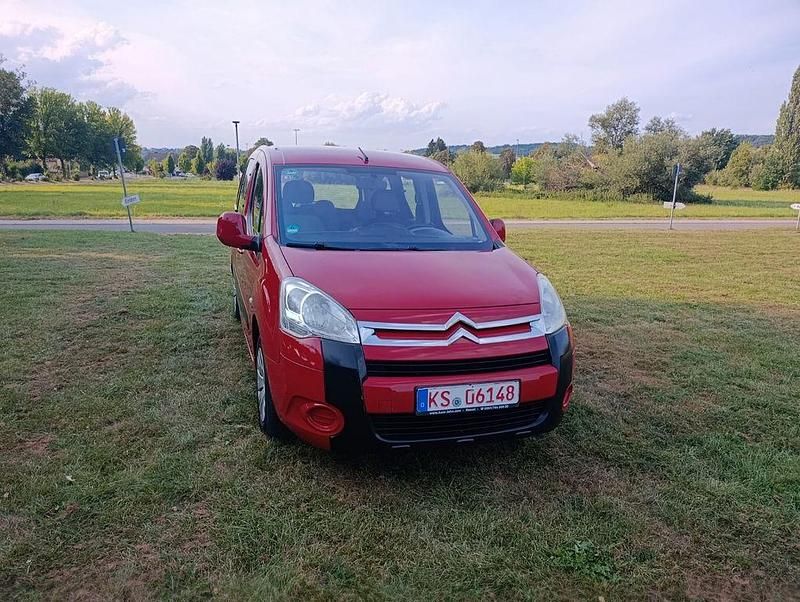 Rot Gebraucht 2009 Citroën Berlingo Van / Kleinbus | 4.999 € (Etwas zu teuer) - Bild 1/4