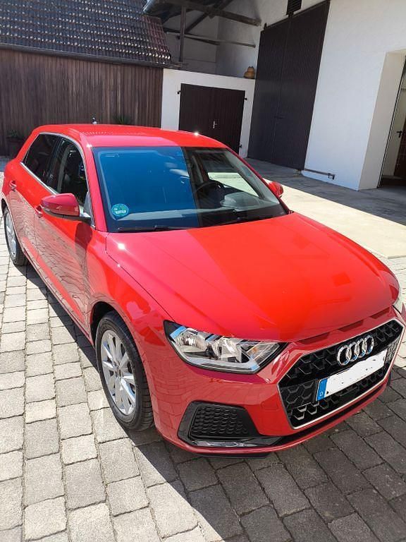 Rot Gebraucht 2024 Audi A1 Sportback Advanced Kleinwagen | 21.900 € (Superpreis) - Bild 1/4