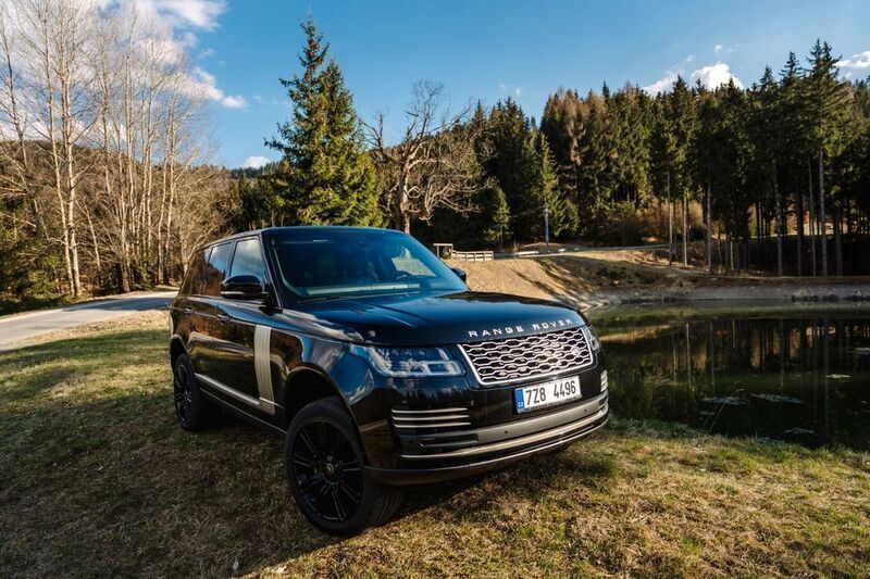 Schwarz Gebraucht 2022 Land Rover Range Rover SUV | 63.800 € - Bild 1/4