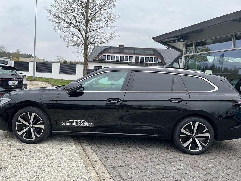 Gebraucht VW Passat Business 150 PS (110 kW) 2026 Schwarz metallic Kombi