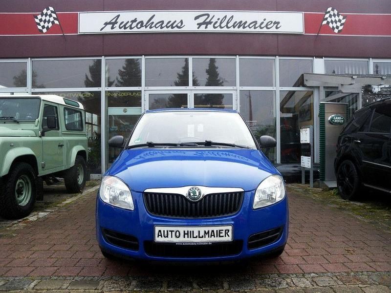 Blau Gebraucht 2009 Skoda Fabia Limousine | 3.666 € (Etwas zu teuer) - Bild 1/4